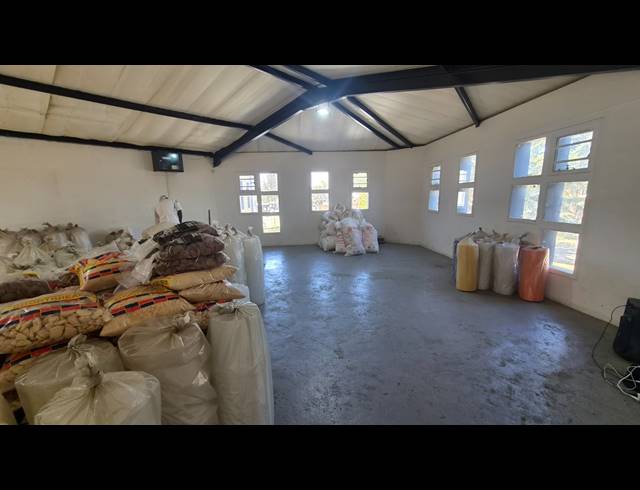 174M² WAREHOUSE TO LET IN BARTLETT